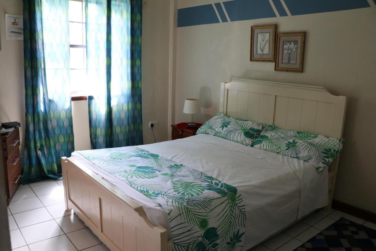 Tropical Breeze Vacation Home And Apartments Gros Islet Exterior photo