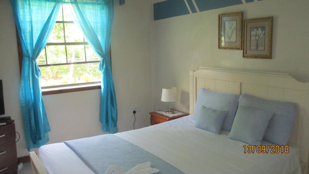 Tropical Breeze Vacation Home And Apartments Gros Islet Exterior photo