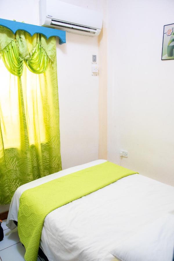 Tropical Breeze Vacation Home And Apartments Gros Islet Exterior photo
