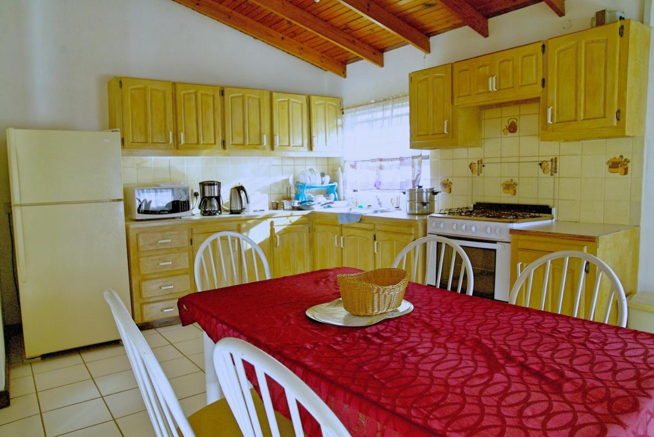 Tropical Breeze Vacation Home And Apartments Gros Islet Exterior photo